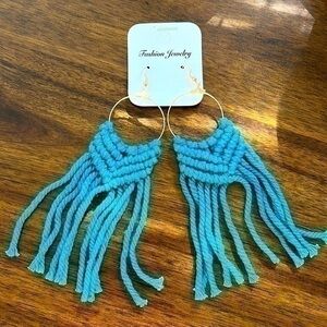 Yarn knit hoops